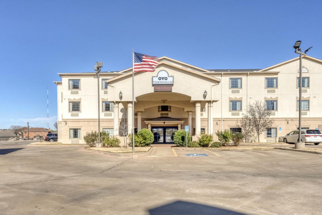 Oyo Townhouse Wichita Falls West Exterior foto